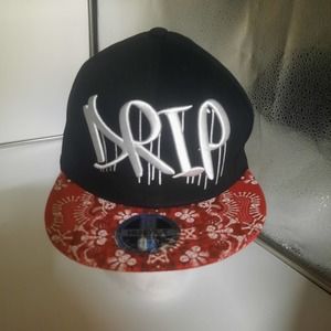 NWT OG HUSTLE DRIP Black w/DRIP snap back Hat Front  Beak design Match Shirt OS